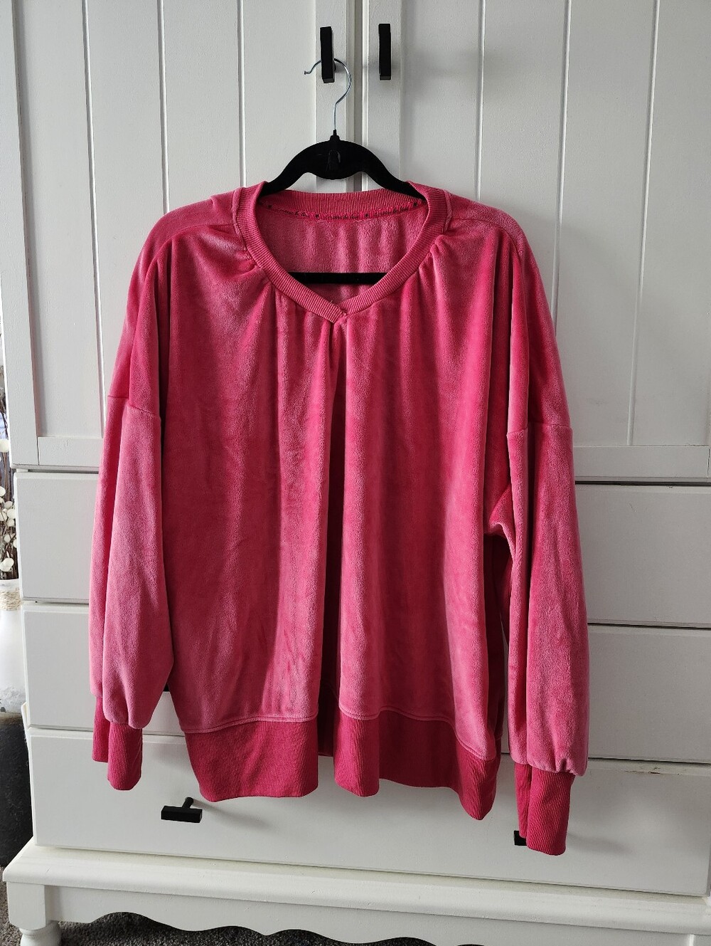 It Moose Be Love Pink Velour Women's Pullover Top Sz L